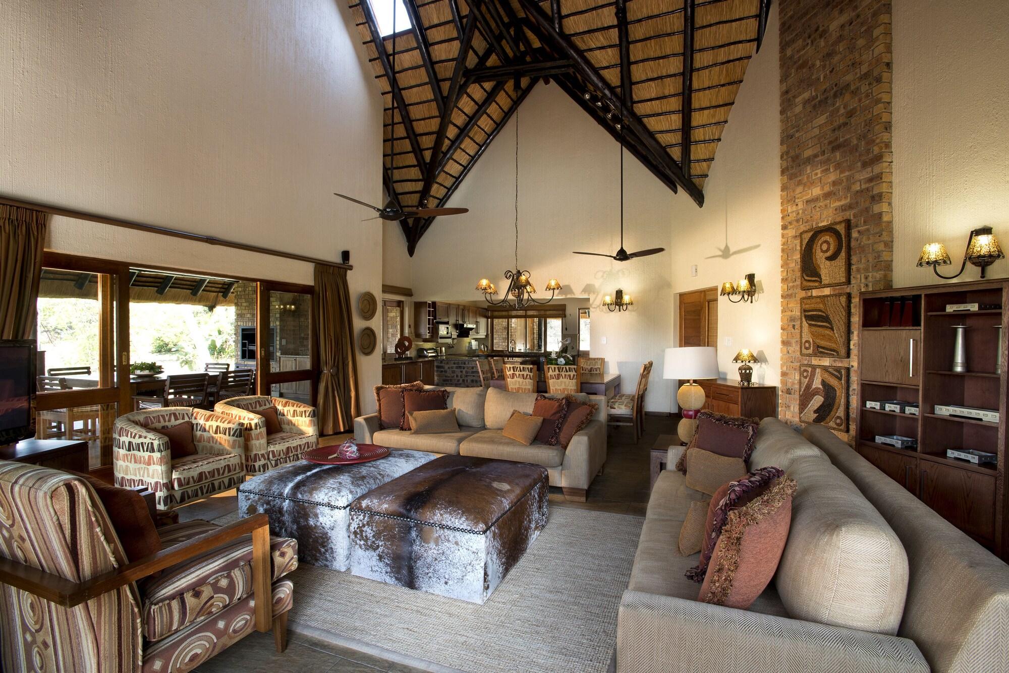 Kruger Park Lodge Хейзивью Экстерьер фото