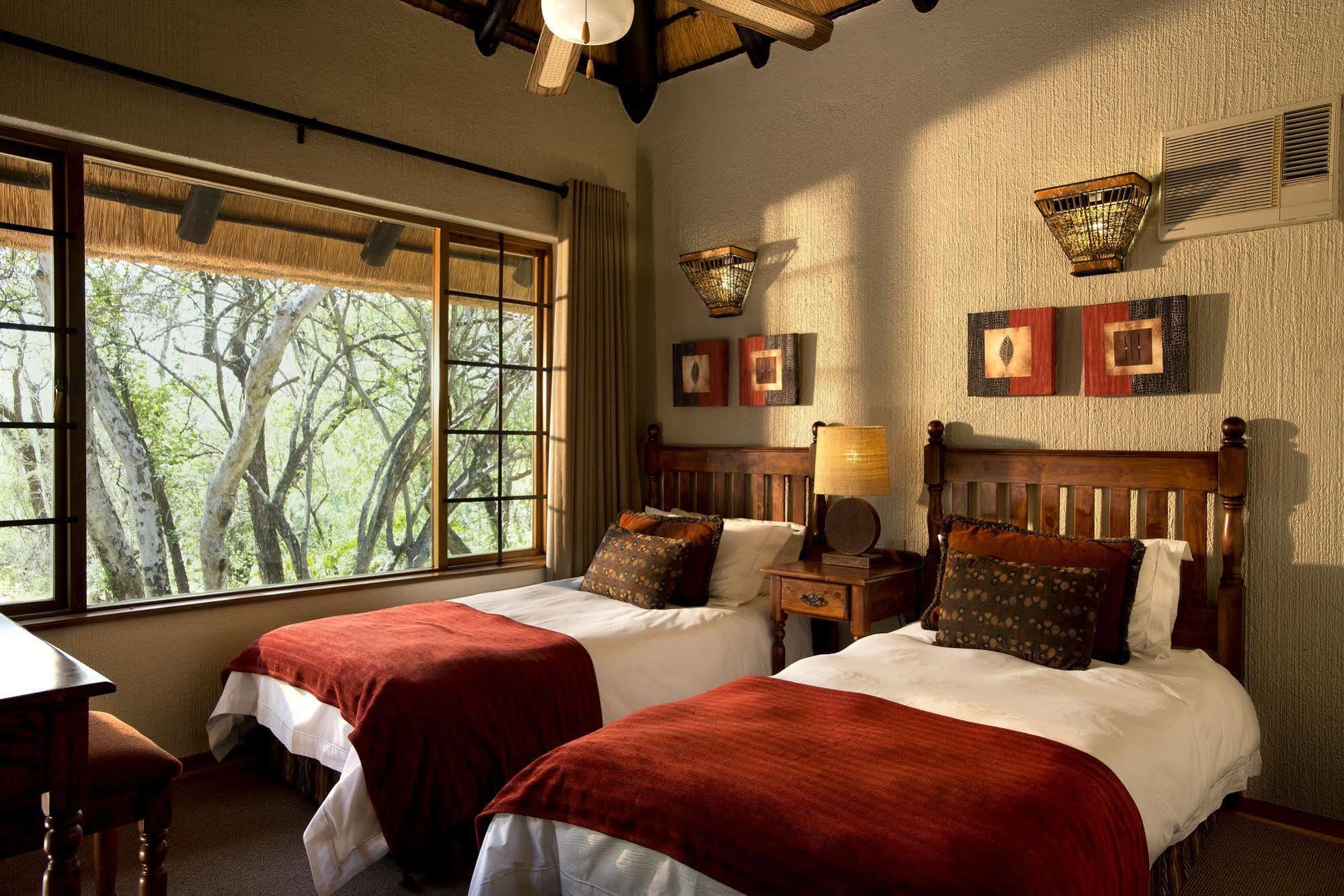 Kruger Park Lodge Хейзивью Экстерьер фото